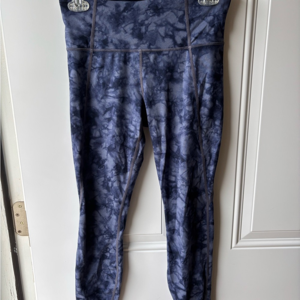 Athleta Cloudy Blue Capri Leggings
